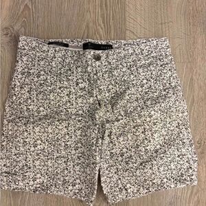 Guess Men’s Patterned Cargo Shorts, Size Medium